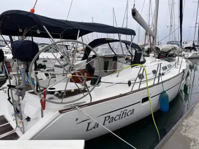 $119,990 – 2004 Beneteau 423 – 2-Cabin Owner’s Version, Low Hours (Dee