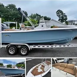 2021 Sea Hunt Ultra 219 with low hours