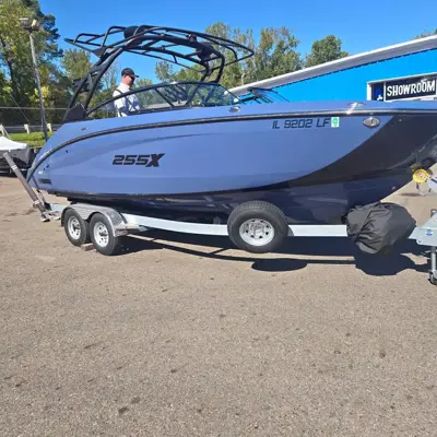 2024 Yamaha 255x wake board boat