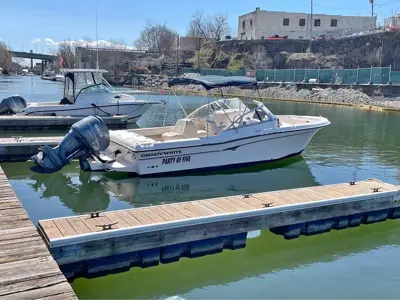 2005 Grady white 2200 DC