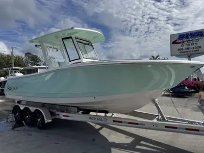 2025 Robalo R270