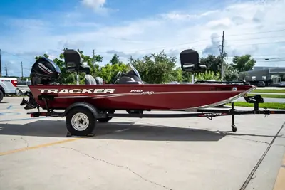 2022 Tracker Pro 17 /20 Hours