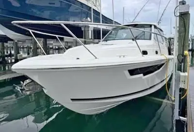 2025 Pursuit OS 325