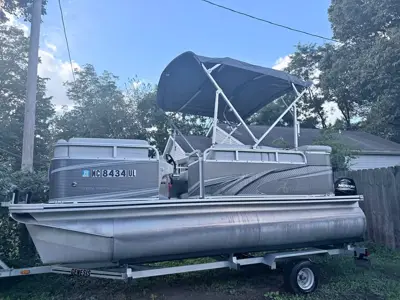 2019 Avalon venture cruise 16’