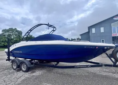 2020 Chaparral 23 ssi