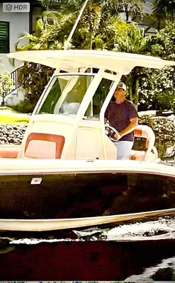 2013 Scout 225 XSF Center Console Boat with Yamaha 200 Engine