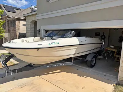 2018 Bayliner VR4 (OEM 200 HP Mercury inline)