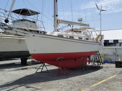 27' Island Packet 27