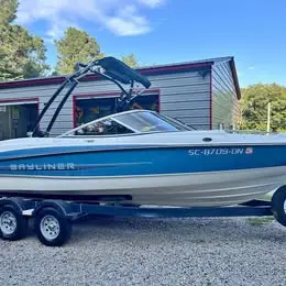 Bayliner 215 Bowrider Boat