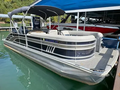 2022 Bennington 25 LSB w/ 250 Mercury