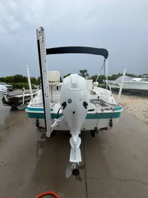 220 Hurricane Fun Deck