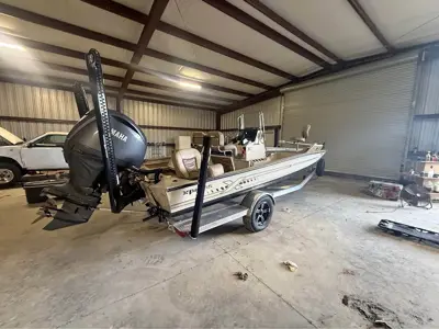 2025 Xpress h22 bay