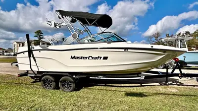 2026 Mastercraft XT23