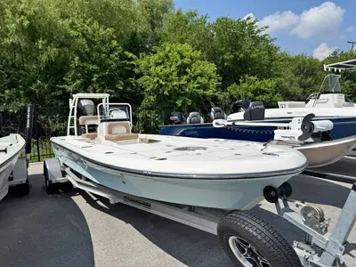 2023 Spyder FX19 150hp (5hrs) 19ft inshore Skiff