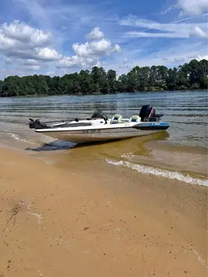 1999 Triton tr-18