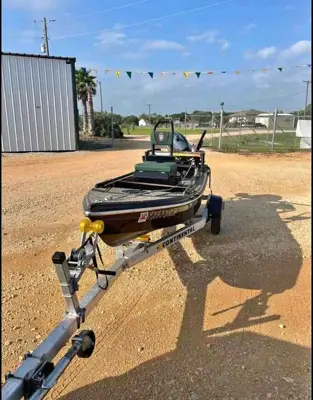 Hayaari skiff