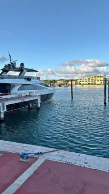 SLEEPING BOAT EN LA MARINA DE CAP CANA