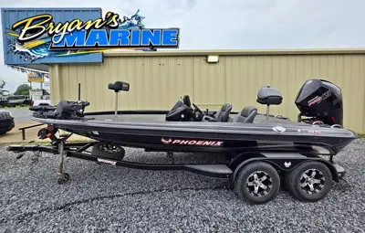 2023 Phoenix bass boats 819 PRO