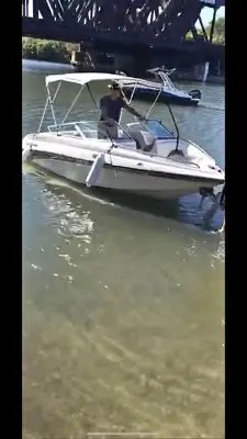 2005 Crownline 180