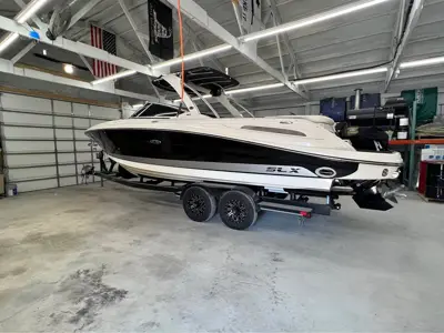 2010 SeaRay SLX 270