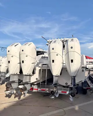2024 Invincible 40 CAT