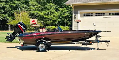 Bass boat