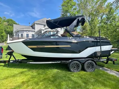 2026 Mastercraft X-22 Wakeboard Boat