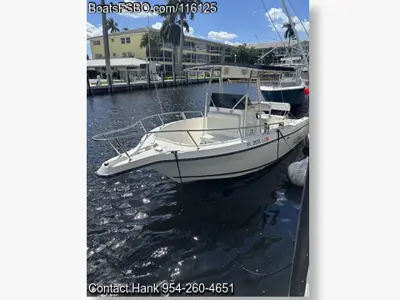 2000 Robalo 2000 Center Console — 20ft