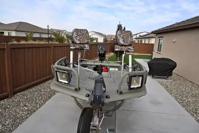 2016 Tracker Grizzly