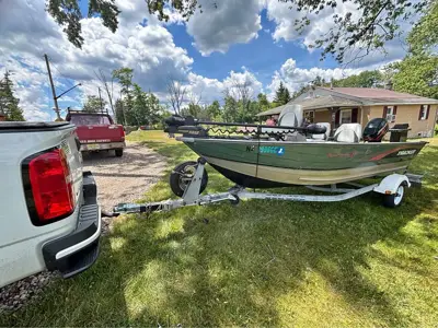1997 Tracker Super Glide V16 with trailer