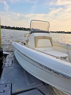 Scout Center Console Boat 210 XSF