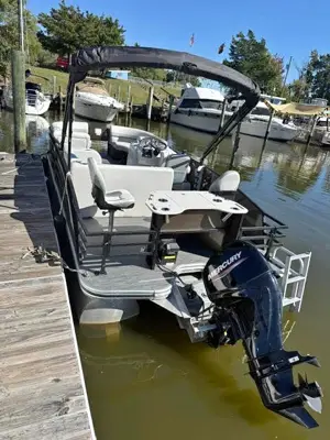 2025 Lowe SF212