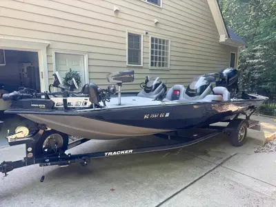 1996 Tracker 195TXW