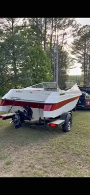 Ski boat