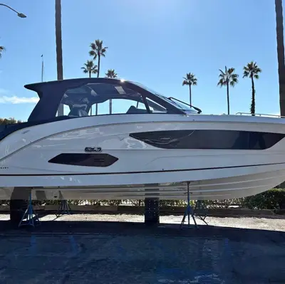 2026 Sea Ray 370 Sundancer