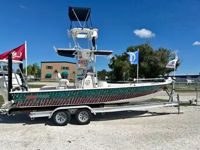 2005 2400 Pathfinder, 2017 DF300 Suzuki 900 hrs,Hydraulic Steering