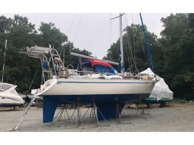 42' Moody 425