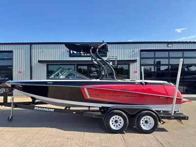 2015 Nautique Team 200