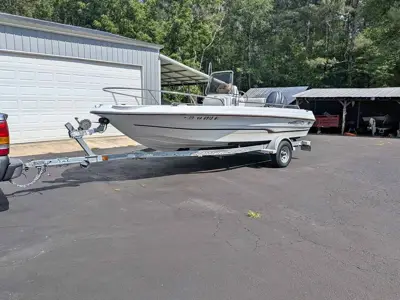 Triumph 190 Bay boat low hours. 2003 Don't use it like I thought I would