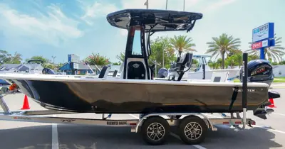 2027 Tidewater 2300 Carolina Bay