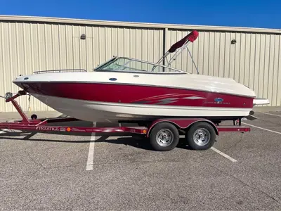 2005 Chaparral 204SSi Family Ski Boat
