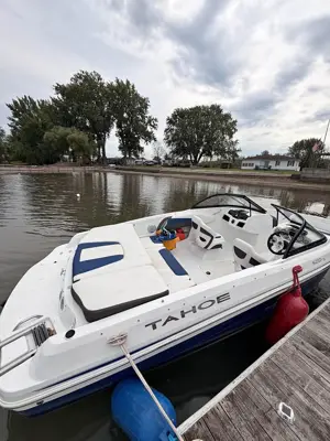 2017 Tahoe 500 TS Bowrider – Only 50–60 Hours – Excellent Condition
