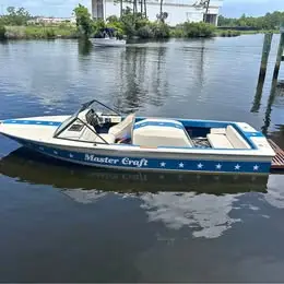 1985 Master Craft Stars and Stripes boat