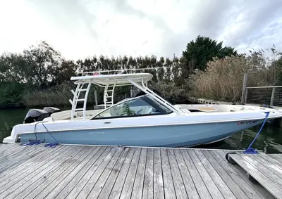 2019 Boston Whaler 270 Vantage