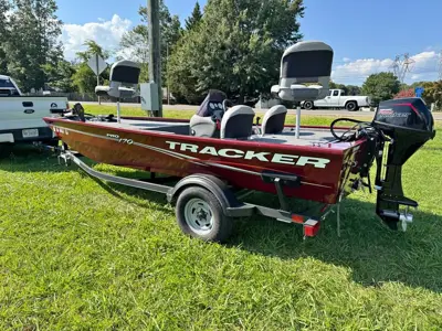 2018 Tracker pro 170 bass boat like new reservoir rig