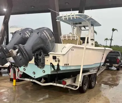 2018 SEAHUNT GAME FISH 26 TWIN 150 HP YAMAHA ONLY 400HRS FULLY SERVICED ALUMINUM TRAILER INCLUDED