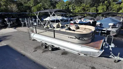 2016 Crest II 230 SLR2 Pontoon