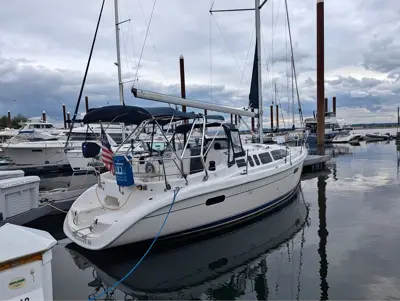 Hunter 340 ⛵️ 33 ft Sailboat