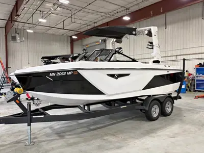 2023 Nautique S21