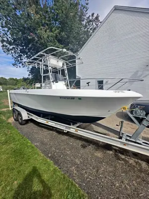 2001 prominent center console 22.5 ft sport